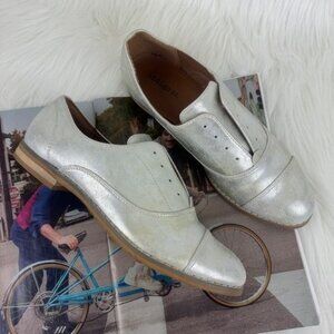 Women's Indigo Rd Hacksy Almond Toe Oxfords Flats Shoes Silver Size 7